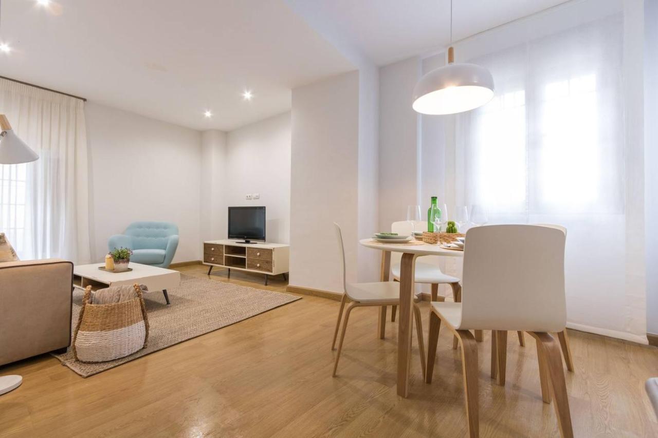 Luis Rey Central Suite By Valcambre Sevilla Bagian luar foto